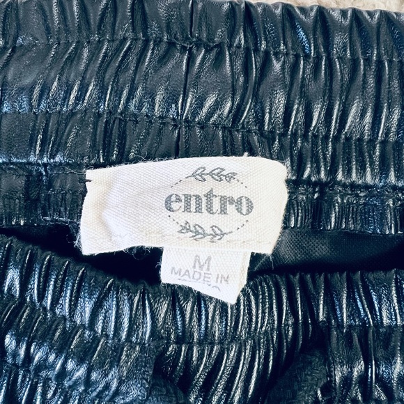 Faux Leather shorts. Excellent condition - Picture 3 of 3